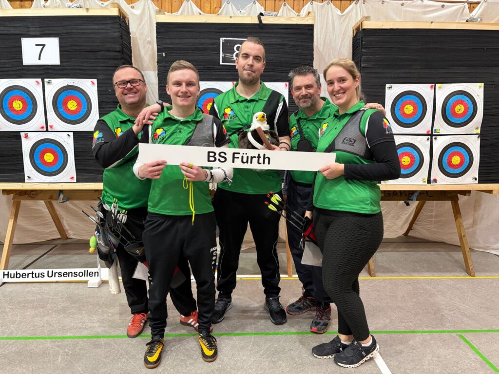 von links nach rechts: Robert Marr, Florian Sebald, Philipp Kronenberg,
Jörg Riegler, Christina Lämmermann, Maskottchen: Baron Siegfried von
Freiflug